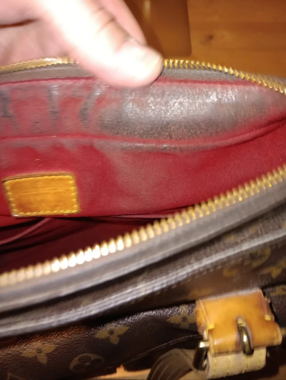 Loiis Vuitton Monogram Zip Shoulder Bag
